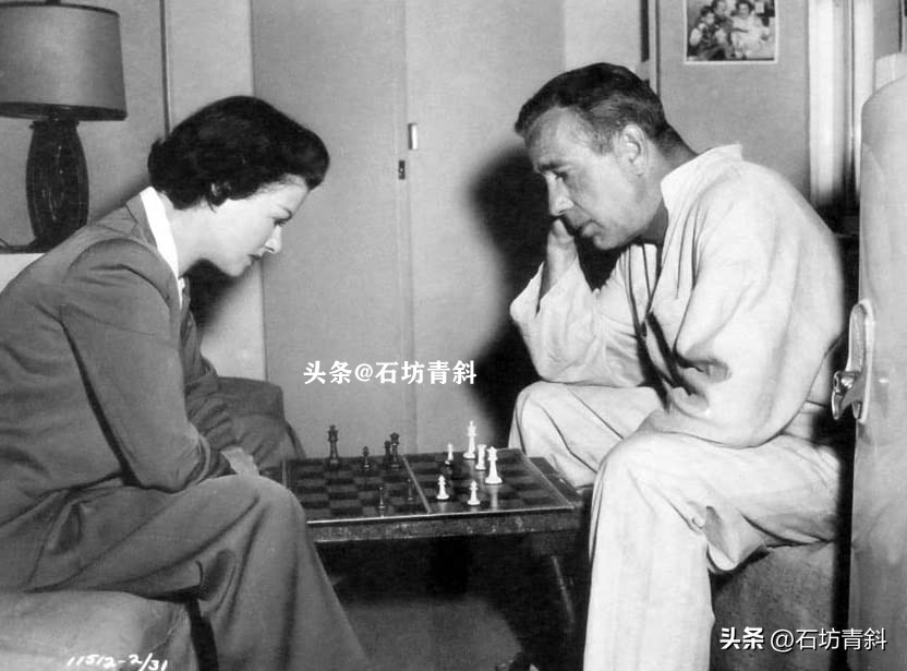 反英雄的暗夜行者，经历4次婚姻，小25岁的妻子陪他走到最后