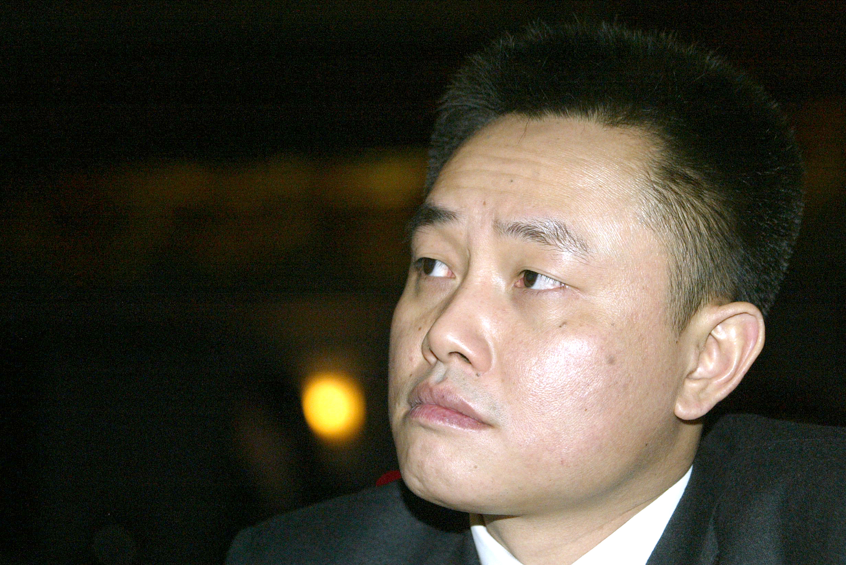 国美股价历史新低！黄光裕没了473亿，员工打人后又现“罗生门”