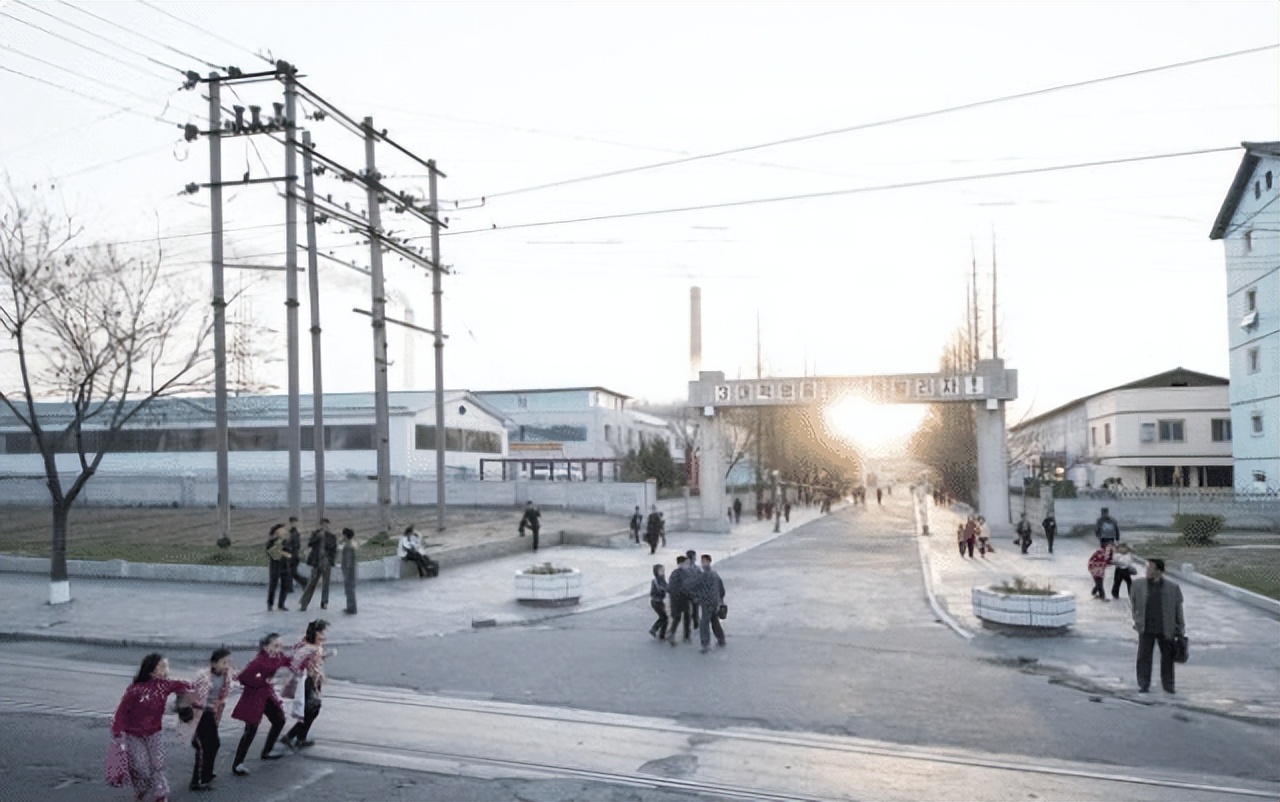 日新月异的朝鲜，网购已成主流，去旅游买东西可以发回国内了！