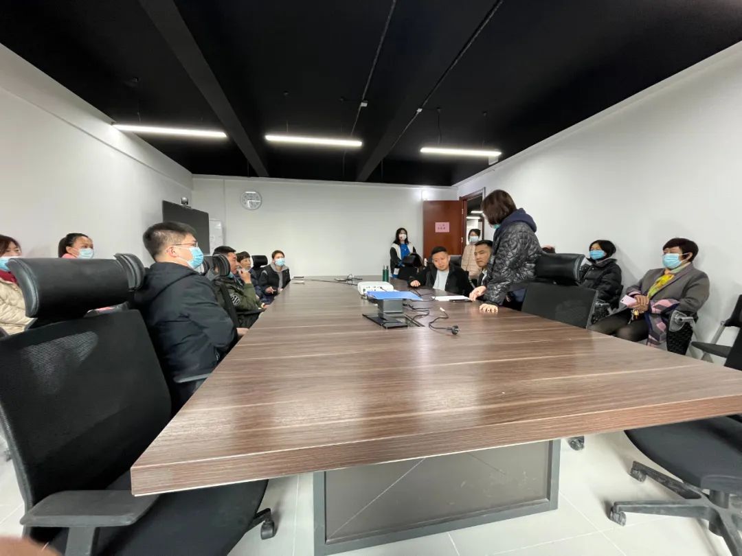 现在新小区没有暖气,今年没交暖气费但已供暖怎么办