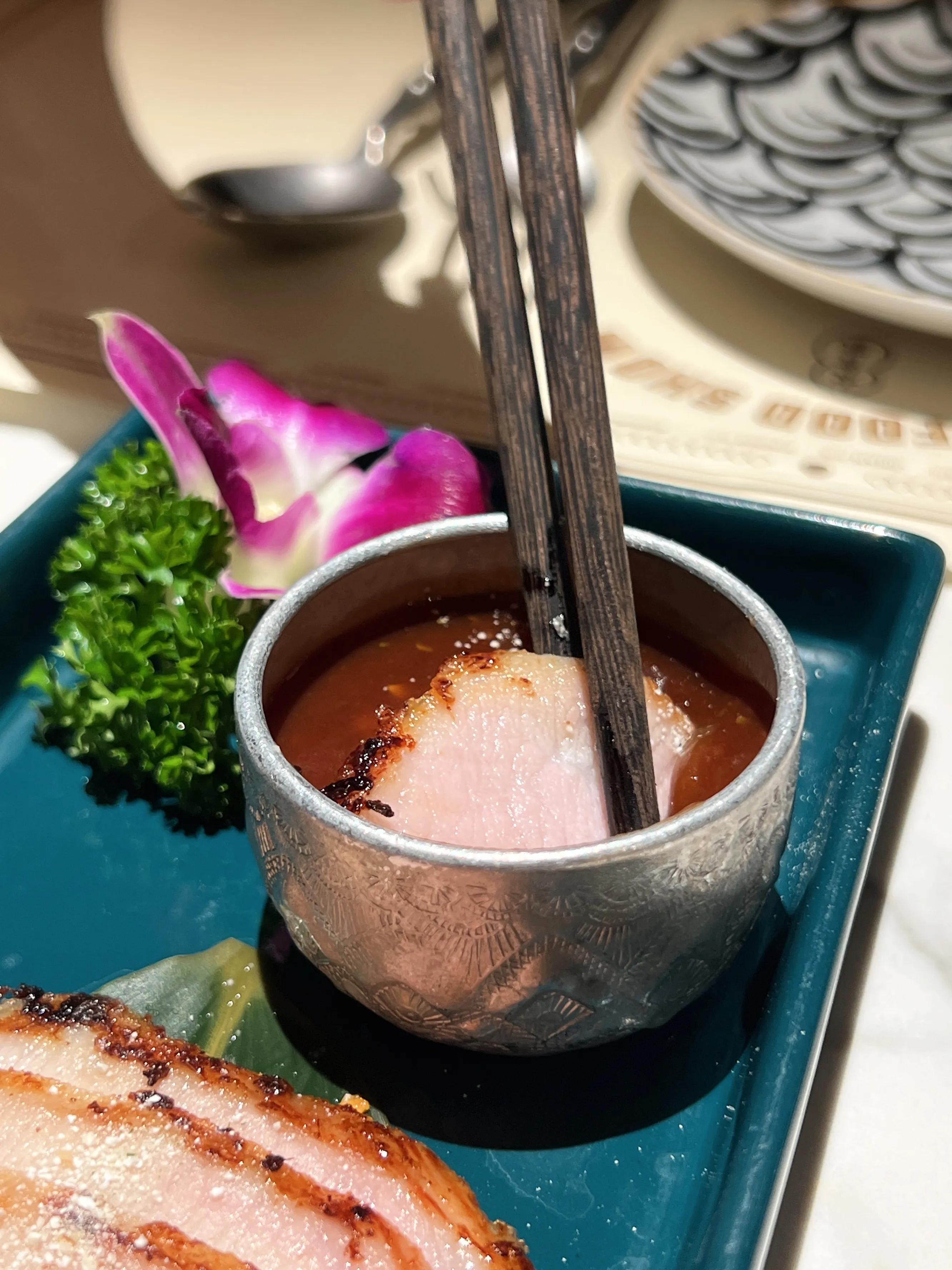 看名字大家认为这家餐厅是吃什么的?