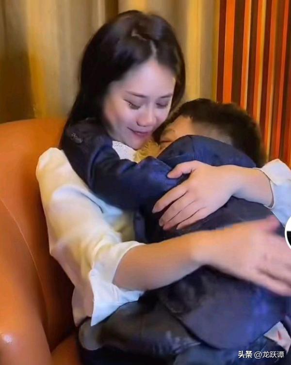 韬环鍗冧嚎鐨勫瘜璞潗杞濞跺コ绉樹功,90鍘樼背琚栫弽鎬昏