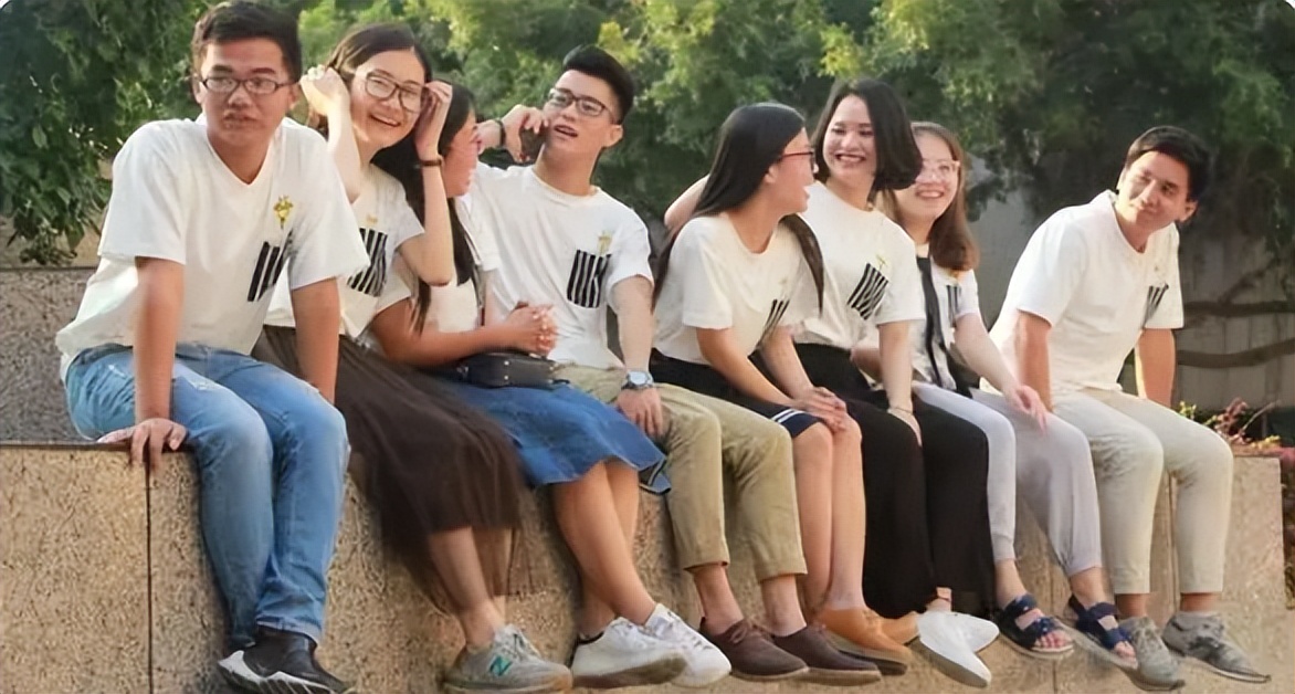 农村大学生买不起房,大学生上学期间如何有稳定的收入