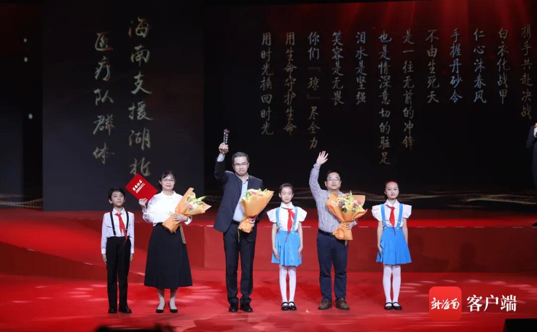 满满的感动夜空中最亮的星朗诵,满满的感动特别暖心