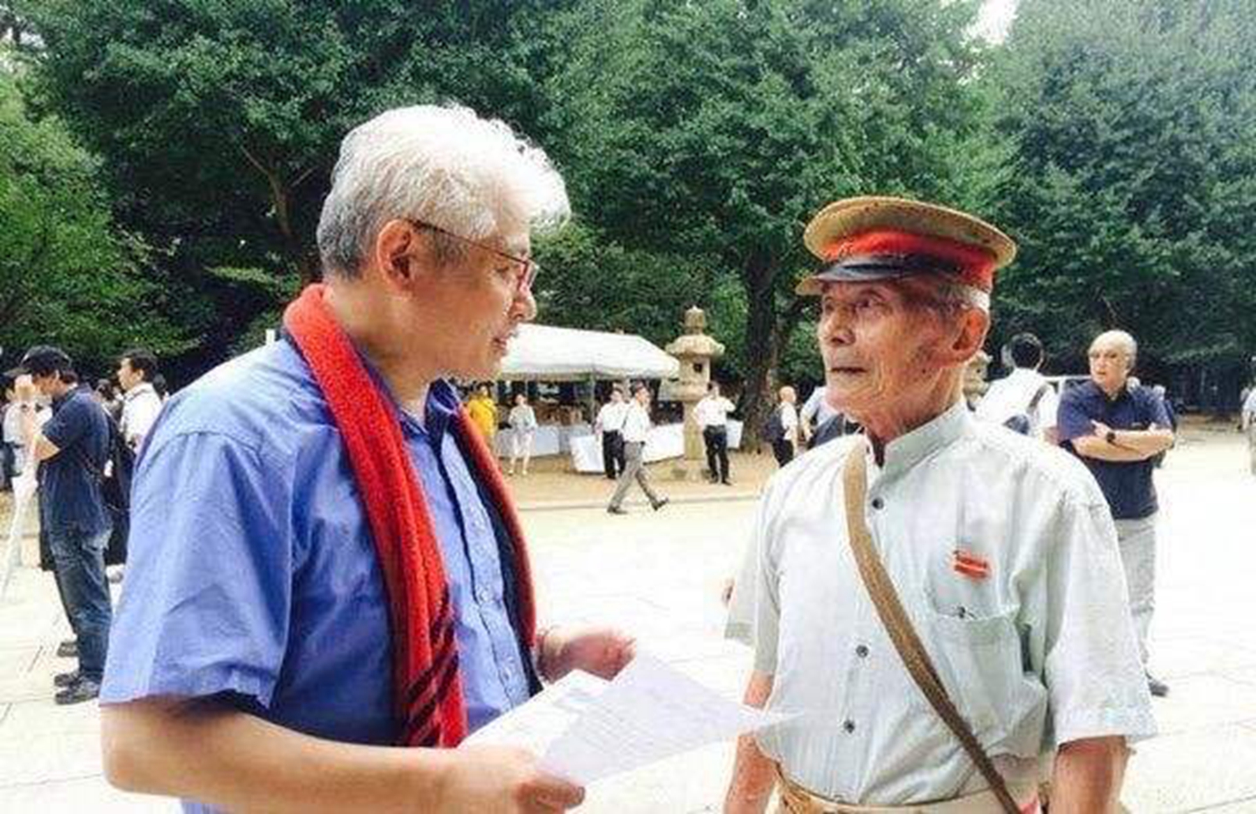 2004年，一位日本老兵来到黑龙江，指着地面：下面有一百多箱*药弹**