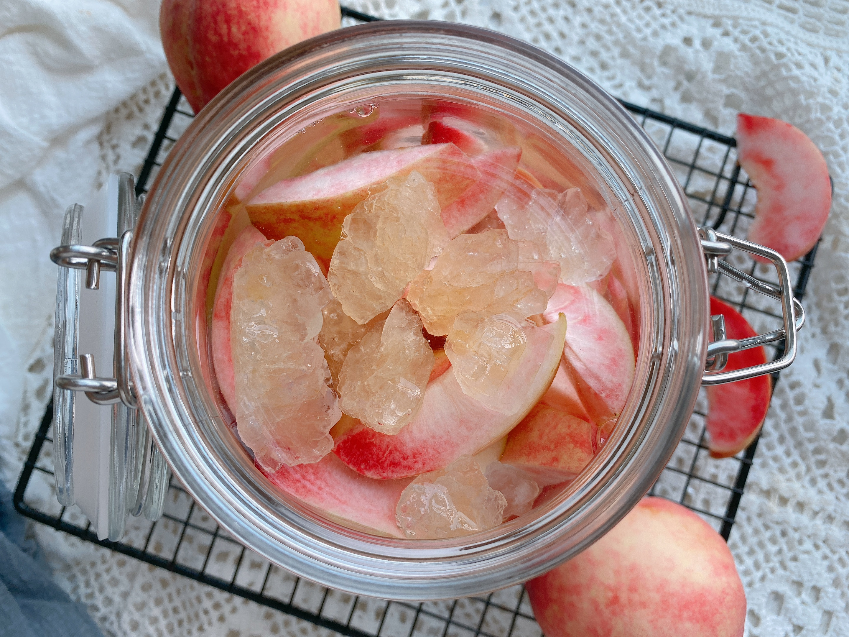 桃子酒的家庭简单酿制方法,如何酿制桃子酒好喝