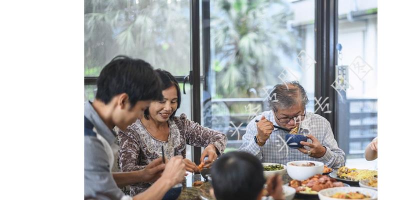 她35岁每月工资18000，庆幸没接受婆婆馈赠，给婆婆每月5000