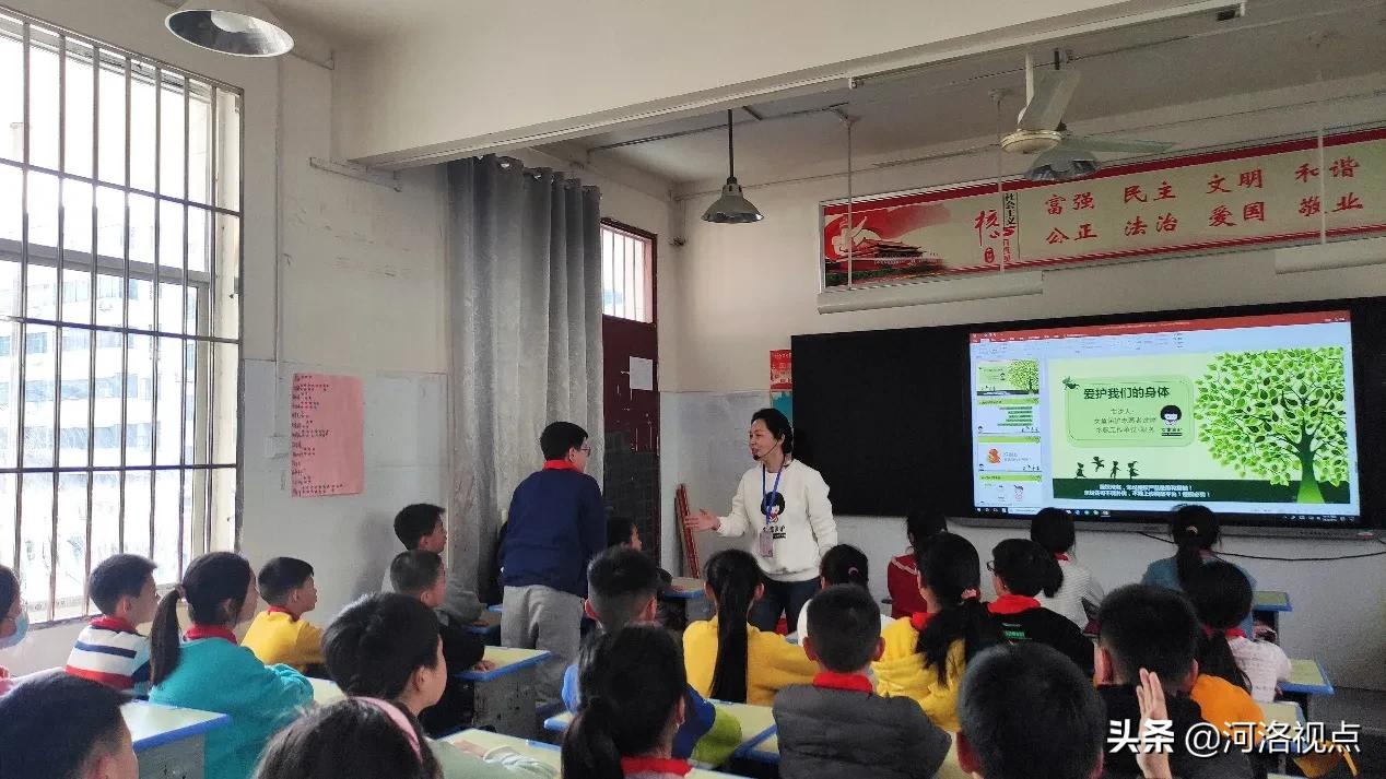 志愿者走进校园防溺水宣传,志愿者走进校园预防校园欺凌