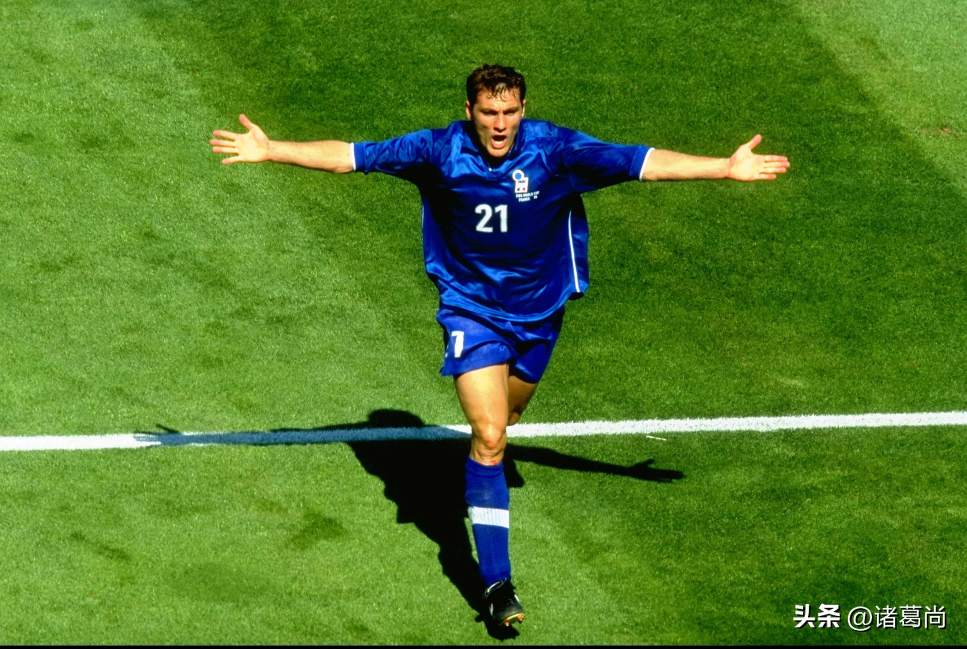 曾经的男模军团，意大利世界杯球服变革