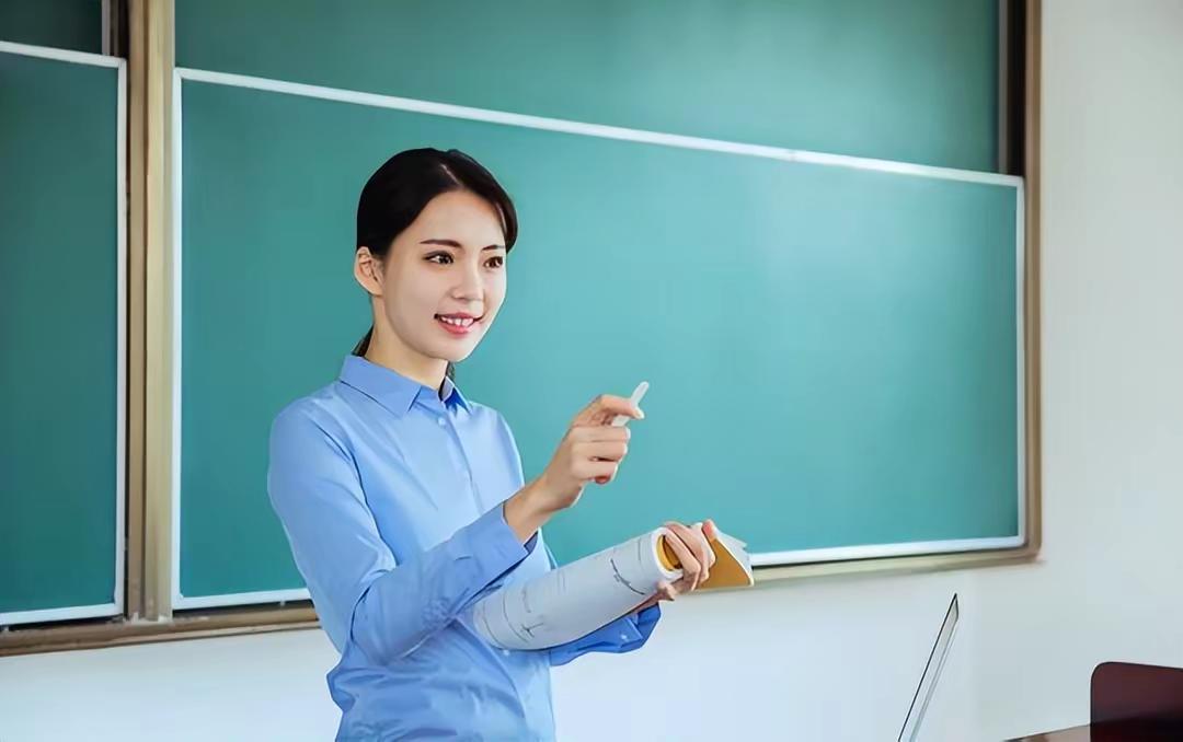 要啥自行车啊——从教师工资被降引发“欢呼声”，看教师地位变更