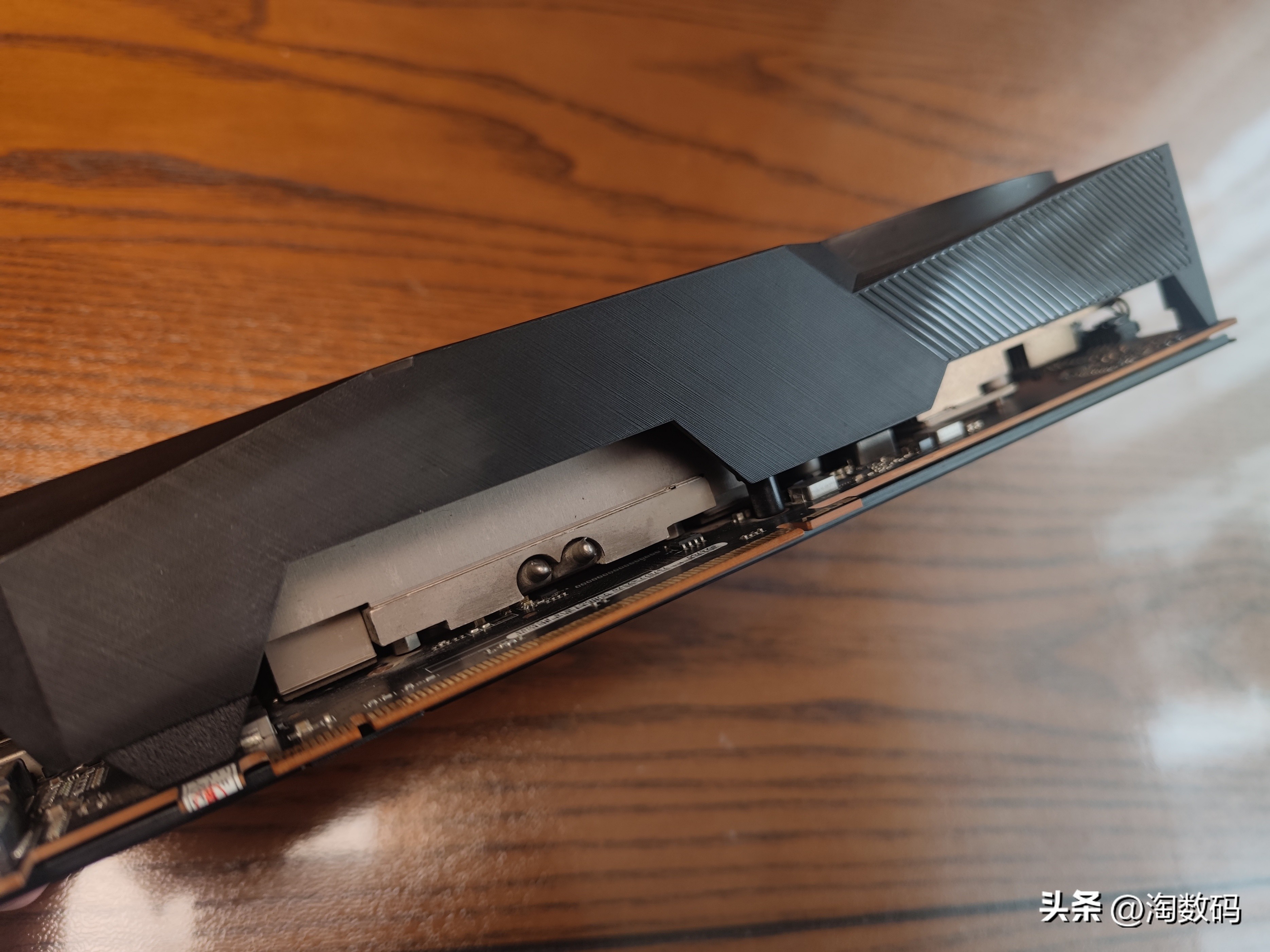 头铁矿卡配矿电:¥666块华硕RX5700+¥109块鑫谷金牌1250W装个机