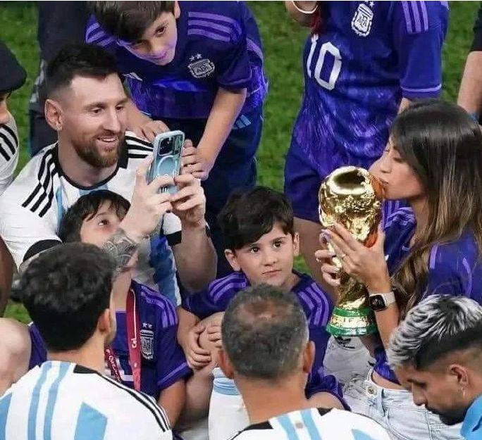 球王梅西有多专情,球王梅西的故事