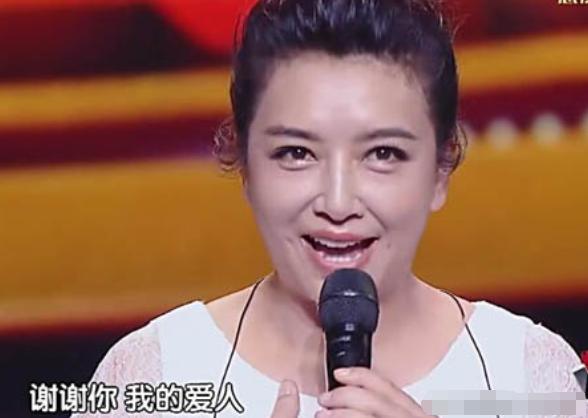 演员江珊是否与靳东谈过恋爱,江珊曾与靳东谈恋爱