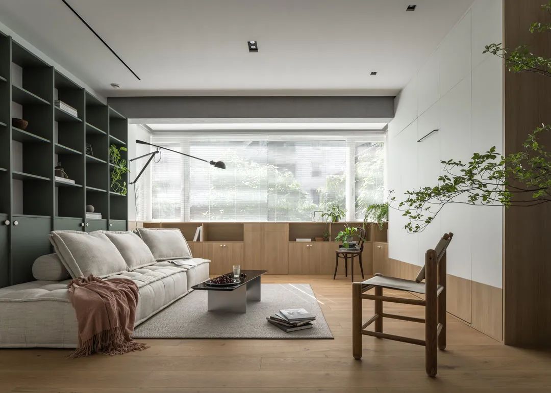 这对夫妻很有眼光，坚持在客厅加张床，实用性只增不减，晒晒