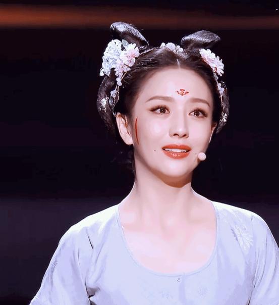 10位颜值巅峰的女星今昔对比,十位素颜女星前后对比