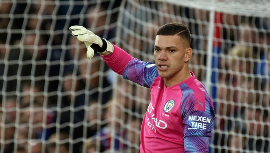 曼市德比两大“离谱”:曼城中卫疯狂推进,埃德森传球超坎塞洛