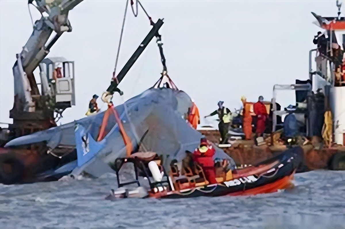 南海撞机后，中国从大卸八块的美国侦察机里，获得了哪些技术？