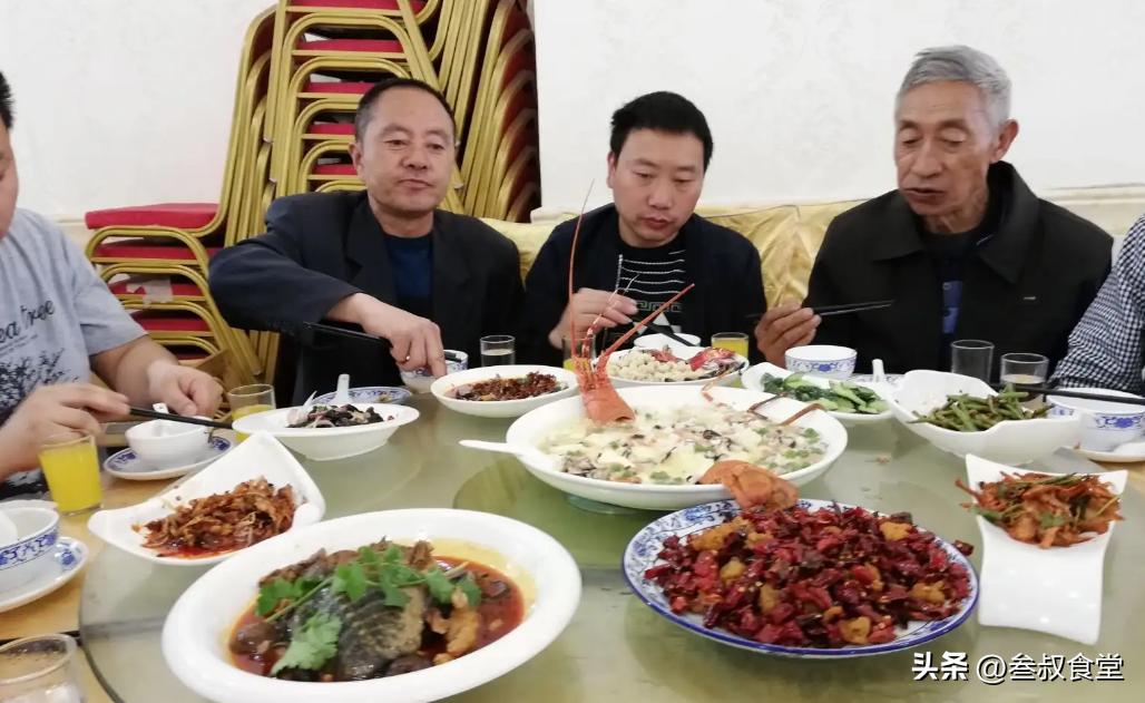 新人敬酒的假酒怎么处理,酒桌喝到假酒怎么办