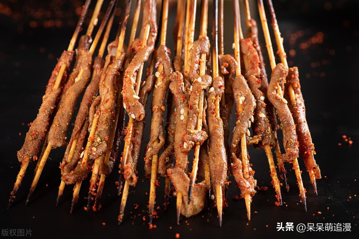 淄博烧烤小饼和葱选用哪里的,淄博烧烤小饼正宗吃法