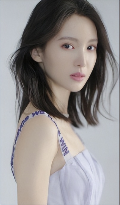 金晨被沈腾调侃,金晨穿衣吓坏沈腾