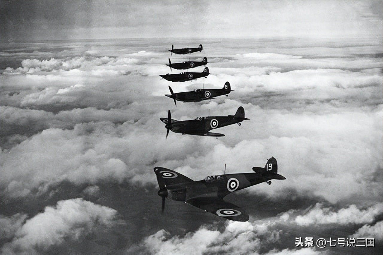 得罪希特勒，拒绝苏联援助，二战波兰是如何将自己玩死的