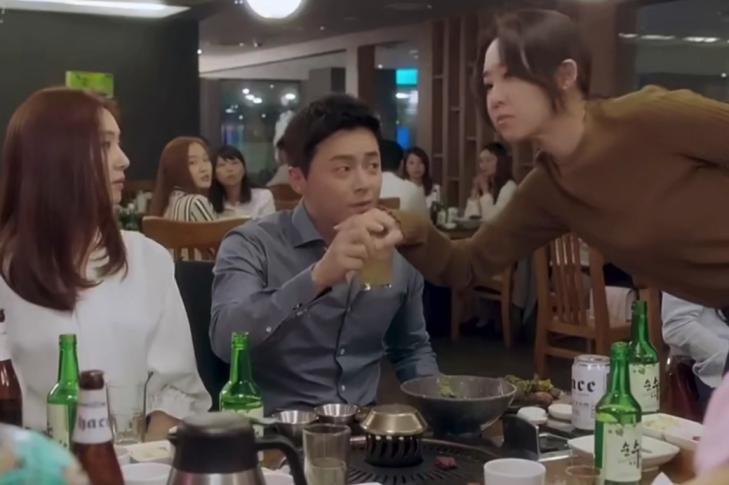 韩国色情业为何如此猖獗？100多万女性受害，打黄18年越打越黄？