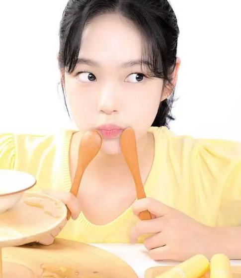 韩国眼影盘pink,韩国blingglow液体眼影