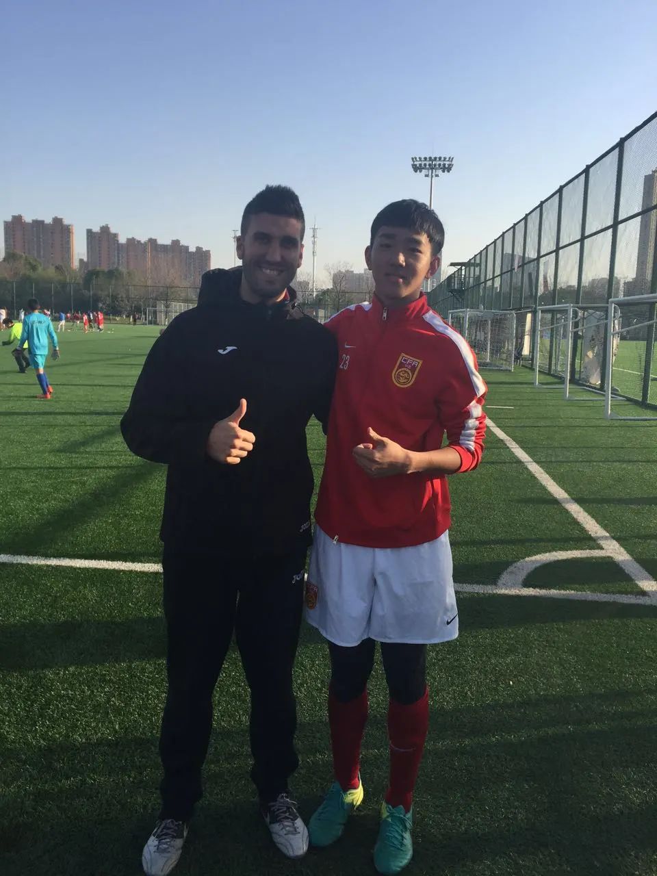 足球少年逐梦百年,足球少年征战绿茵