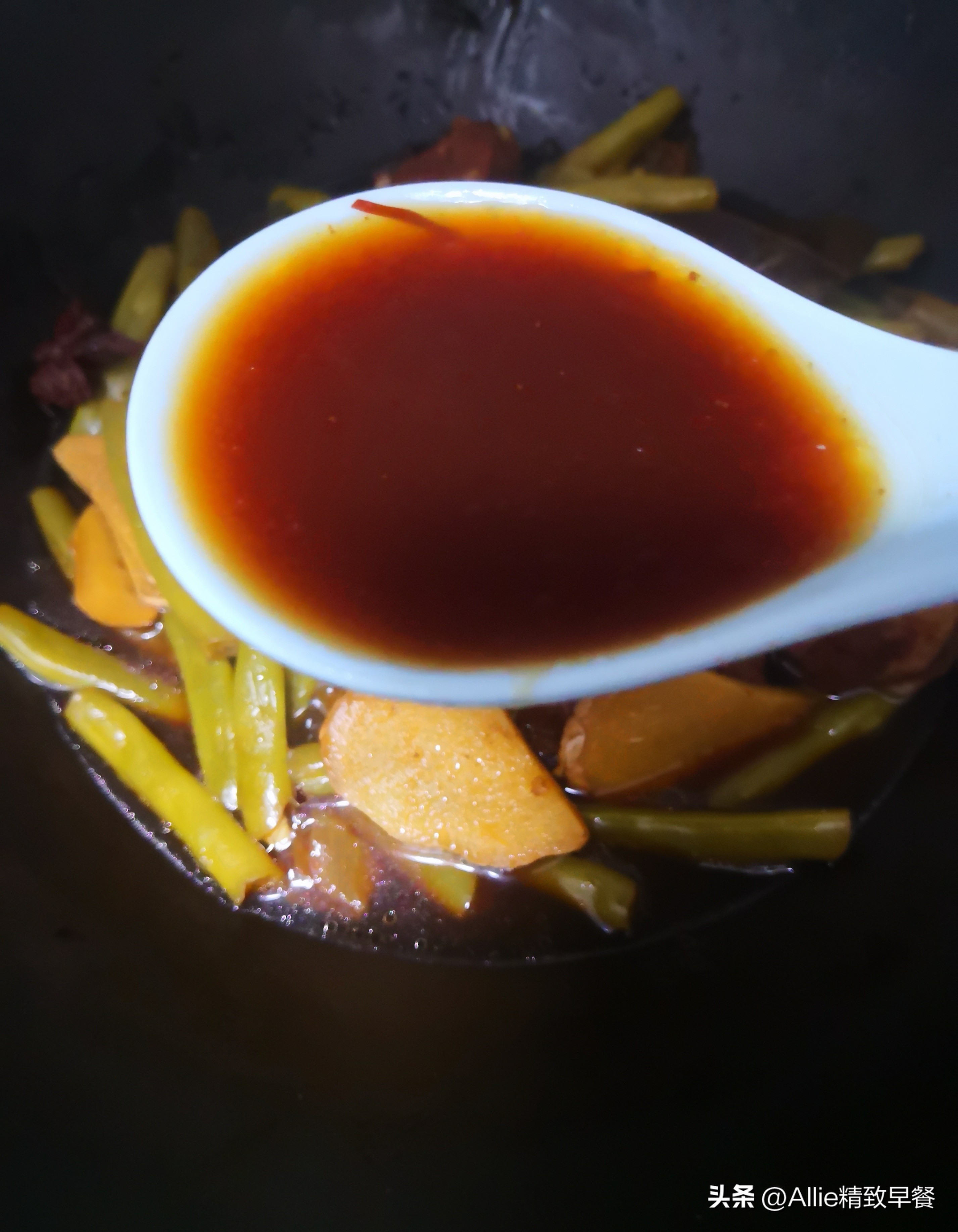 砂锅焖面老是粘锅怎么回事,豆角土豆西红柿焖面不会粘锅