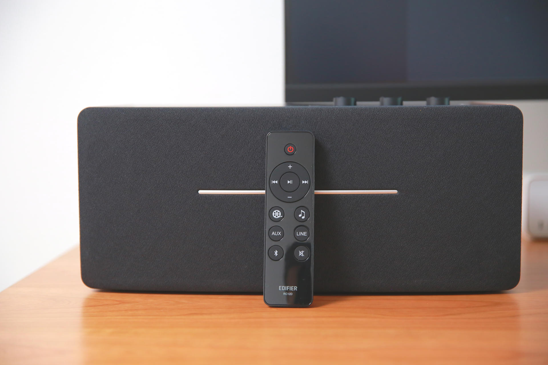 打造一台完美的电脑桌,自己打造好看的桌面