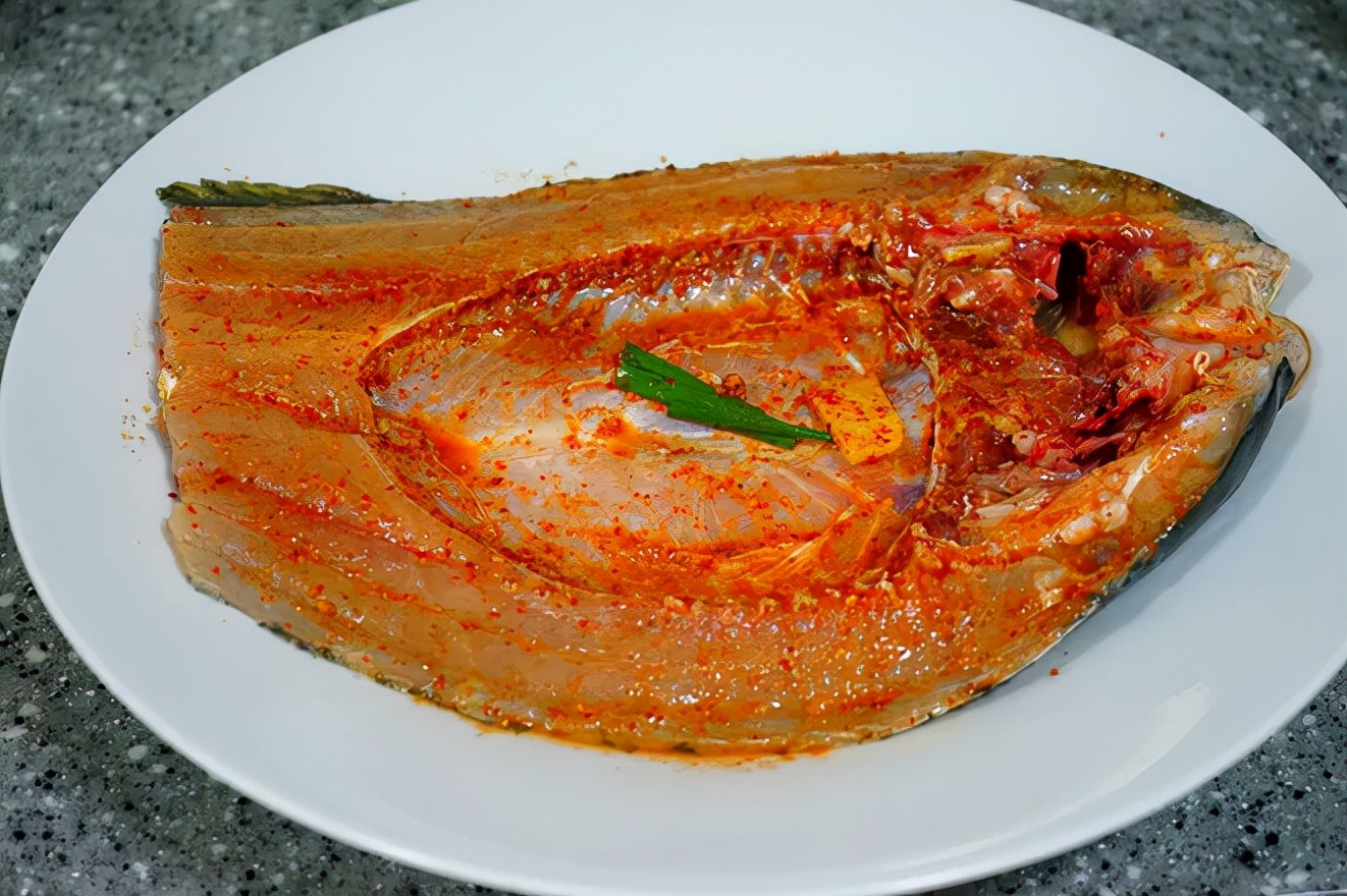 教你秘制烤鱼的做法,家庭烤鱼三道鳞的做法平底锅