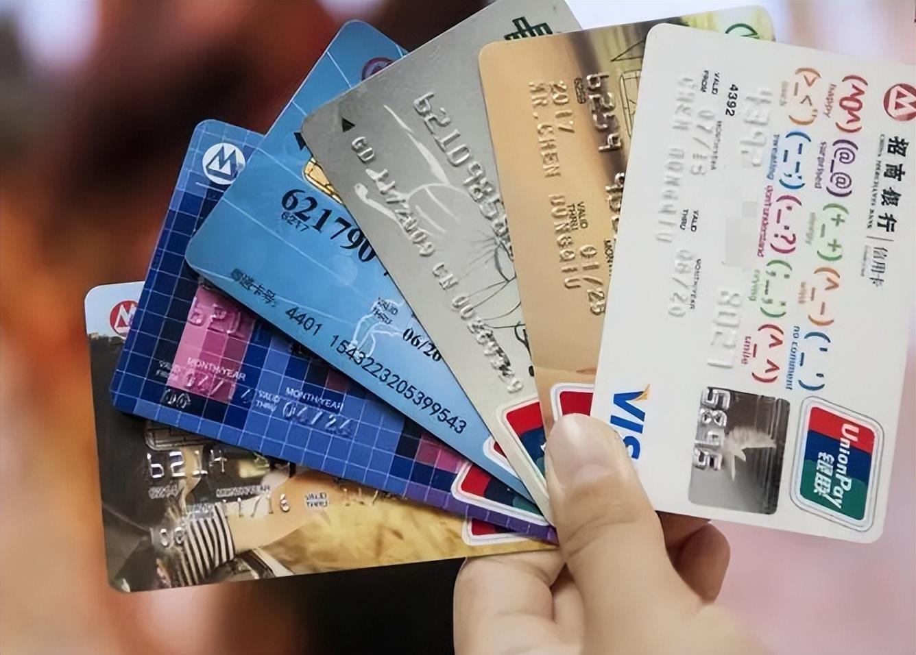 20万坐牢三年后欠银行120万,因打架坐牢判刑后还要还钱吗