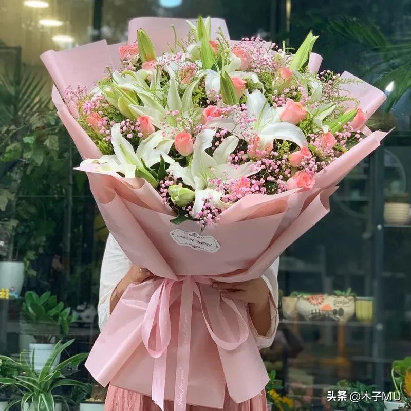 情人节送百合花代表什么意思,情人节送百合花有什么寓意