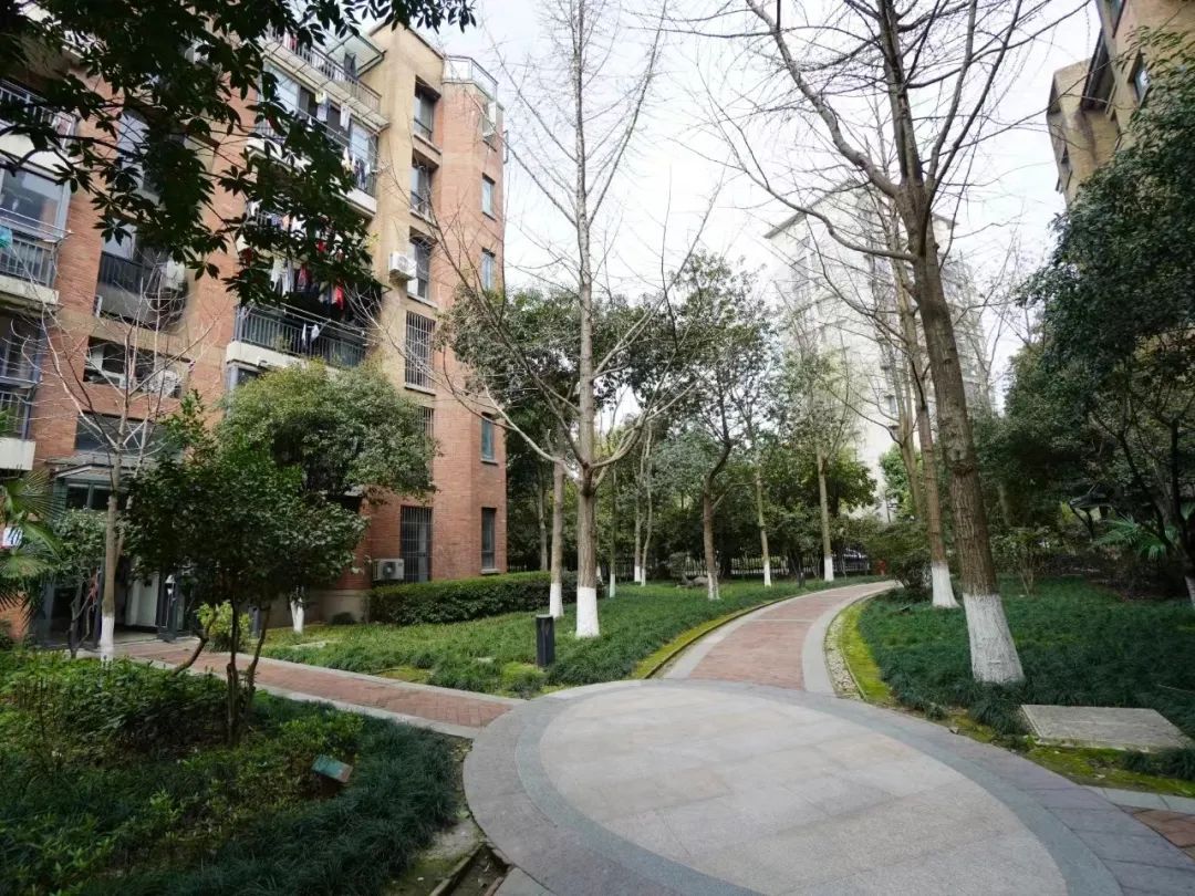 房子为什么不好租出去,租了六年的房子房东突然不租了