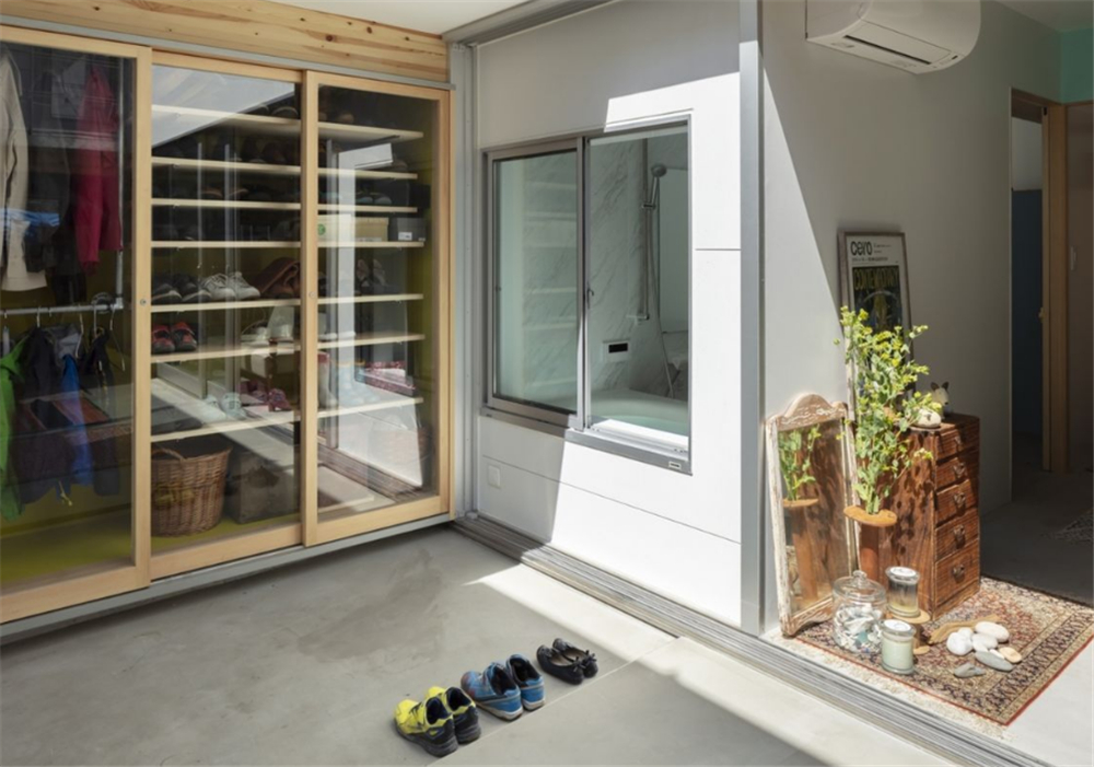 一家五口买下59㎡小家，屋顶掀一半做露天客厅，风吹日晒皆是生活