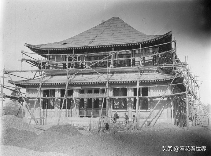 日军兽行：当着妇女的面砍下两个孩子的头颅，自称获得了快乐！