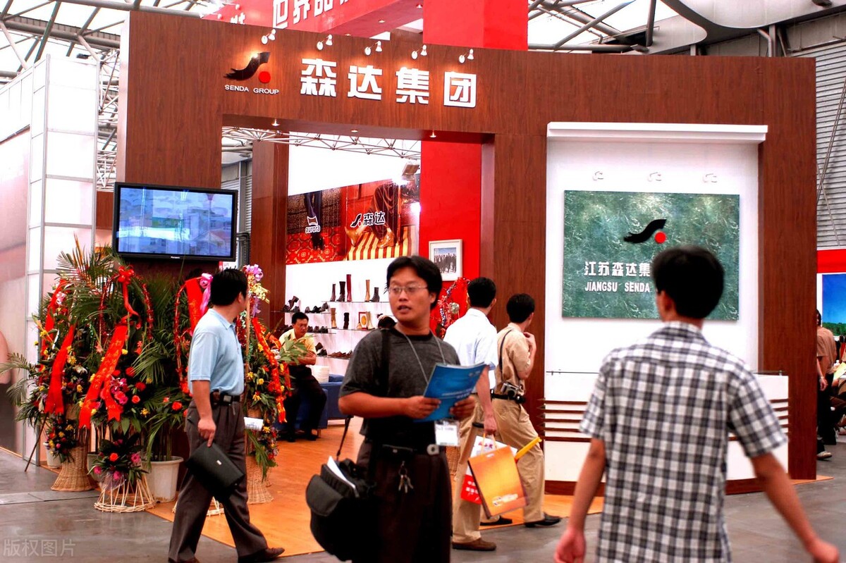 岁数大穿的男鞋有哪些款式,成熟男人适合穿什么品牌男鞋