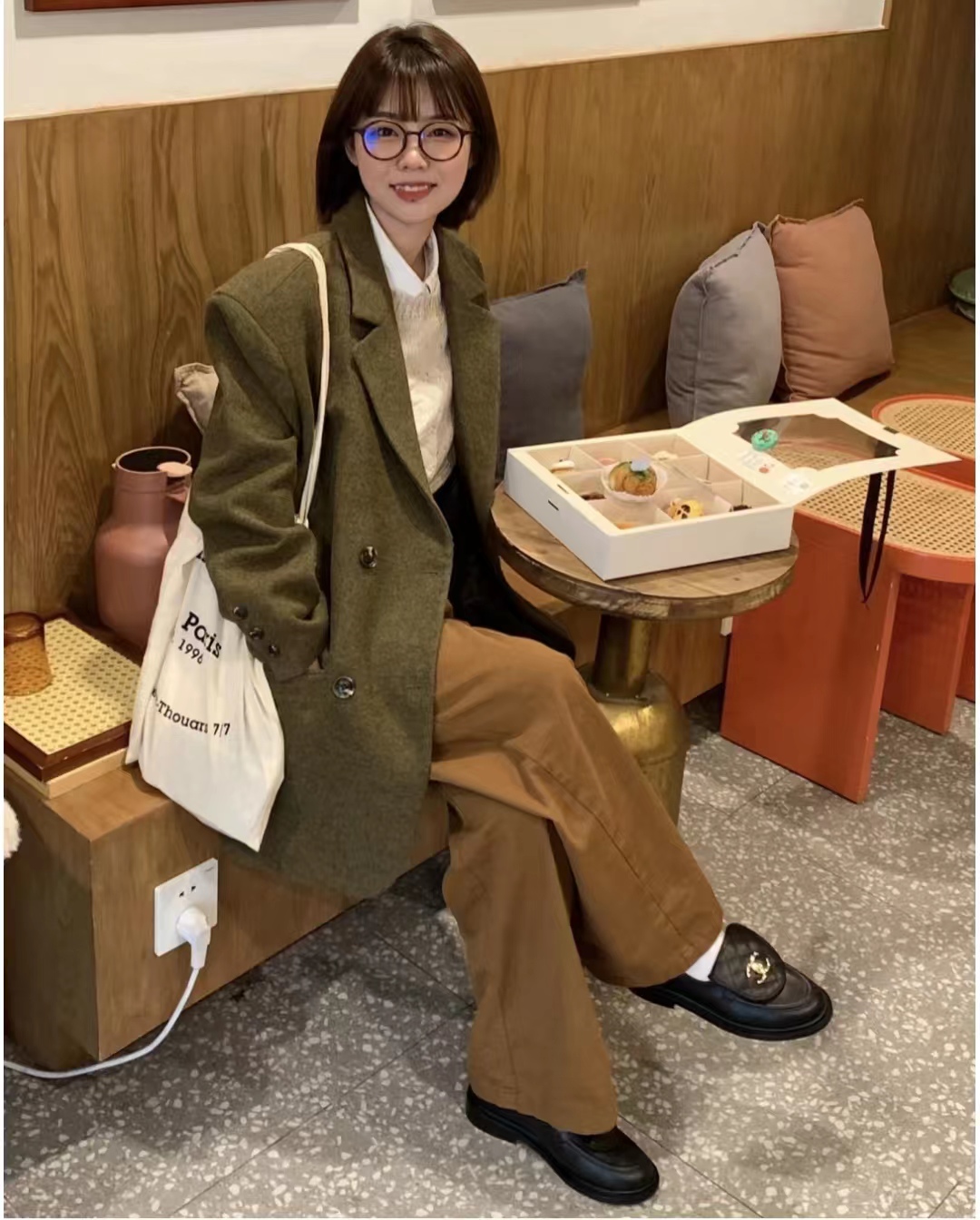 绿色衣服搭配什么颜色好看效果图,绿色最经典的三种颜色搭配