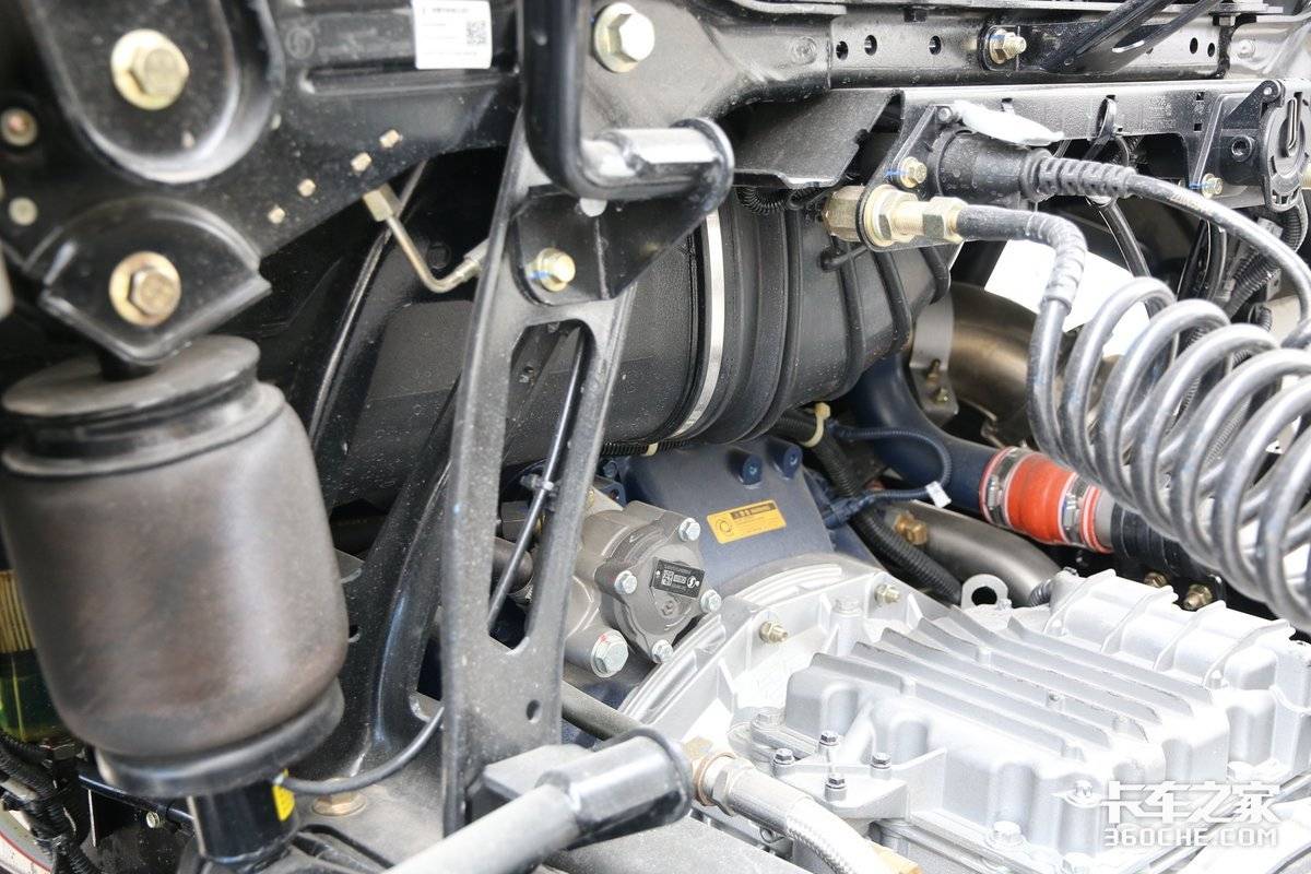 新款德龙x6000单驱,德龙x6000与汕德卡对比