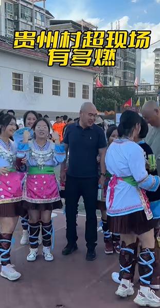 韩乔生解说世界波,贵州村超总决赛韩乔生