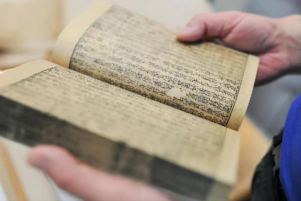 头被砍掉大脑还有意识吗？是身体感觉头掉了，还是头找不到身体了