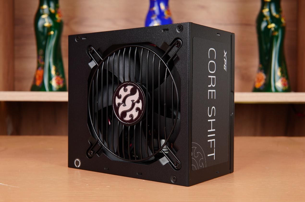 可以装多个硬盘的主机箱,带可插拔硬盘盒的主机