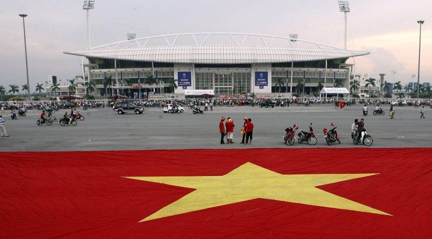 国足输给越南后越南球迷反应,越南3:1国足赛后球迷狂欢