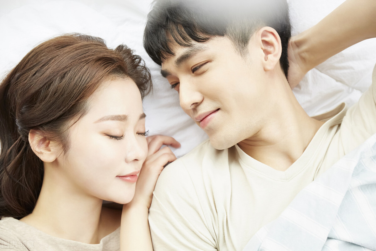 爱你的男人消极情绪怎么安慰,恋爱中男人情绪不稳定的原因