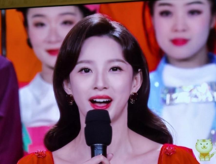 马凡舒最新视频,马凡舒走红秀全程