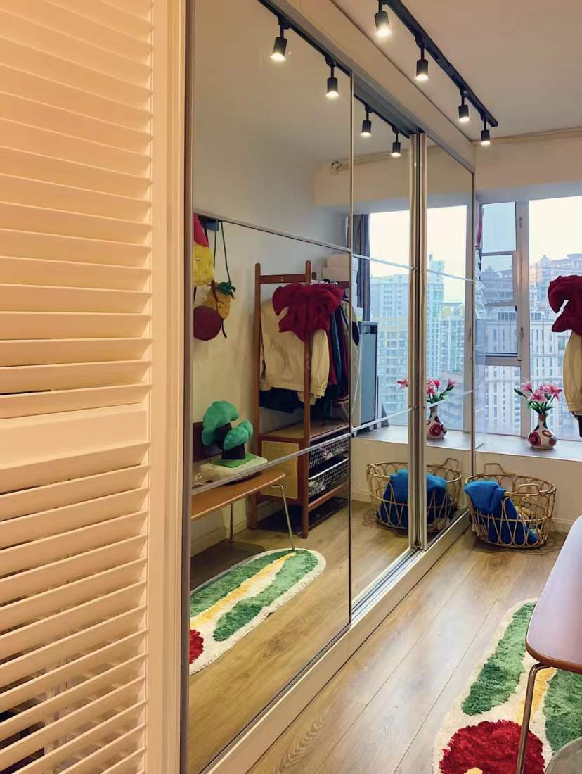 发现一户装修很精致的现代轻奢风,发现一位网友的家因装修风格走红