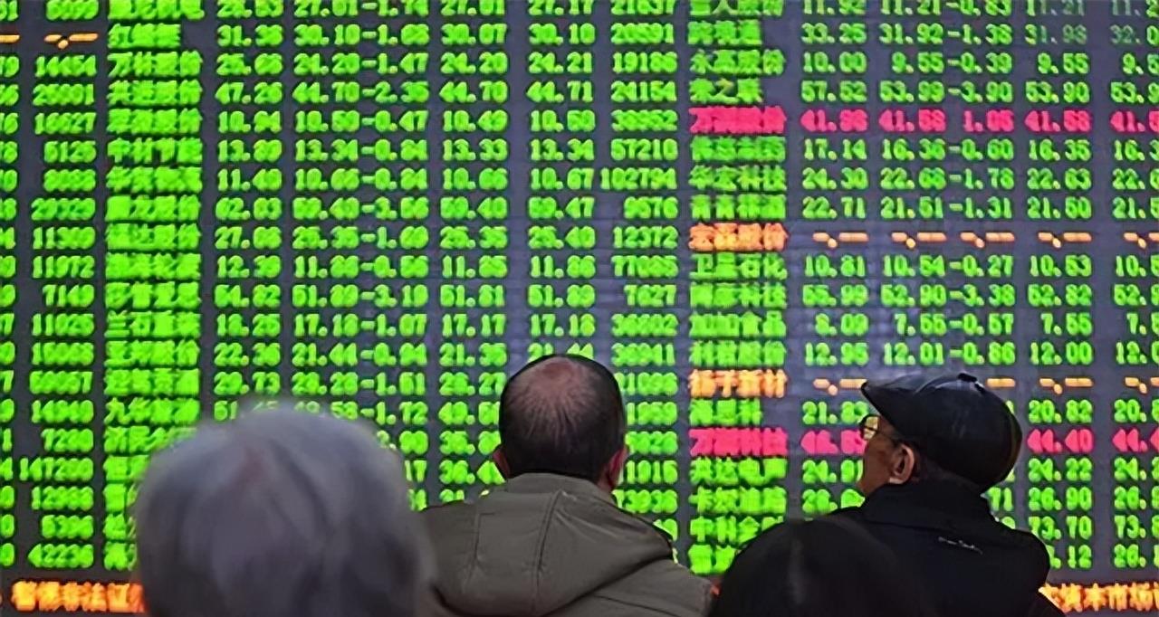 撼动世界的人民币抗战！究竟谁能守卫香港？