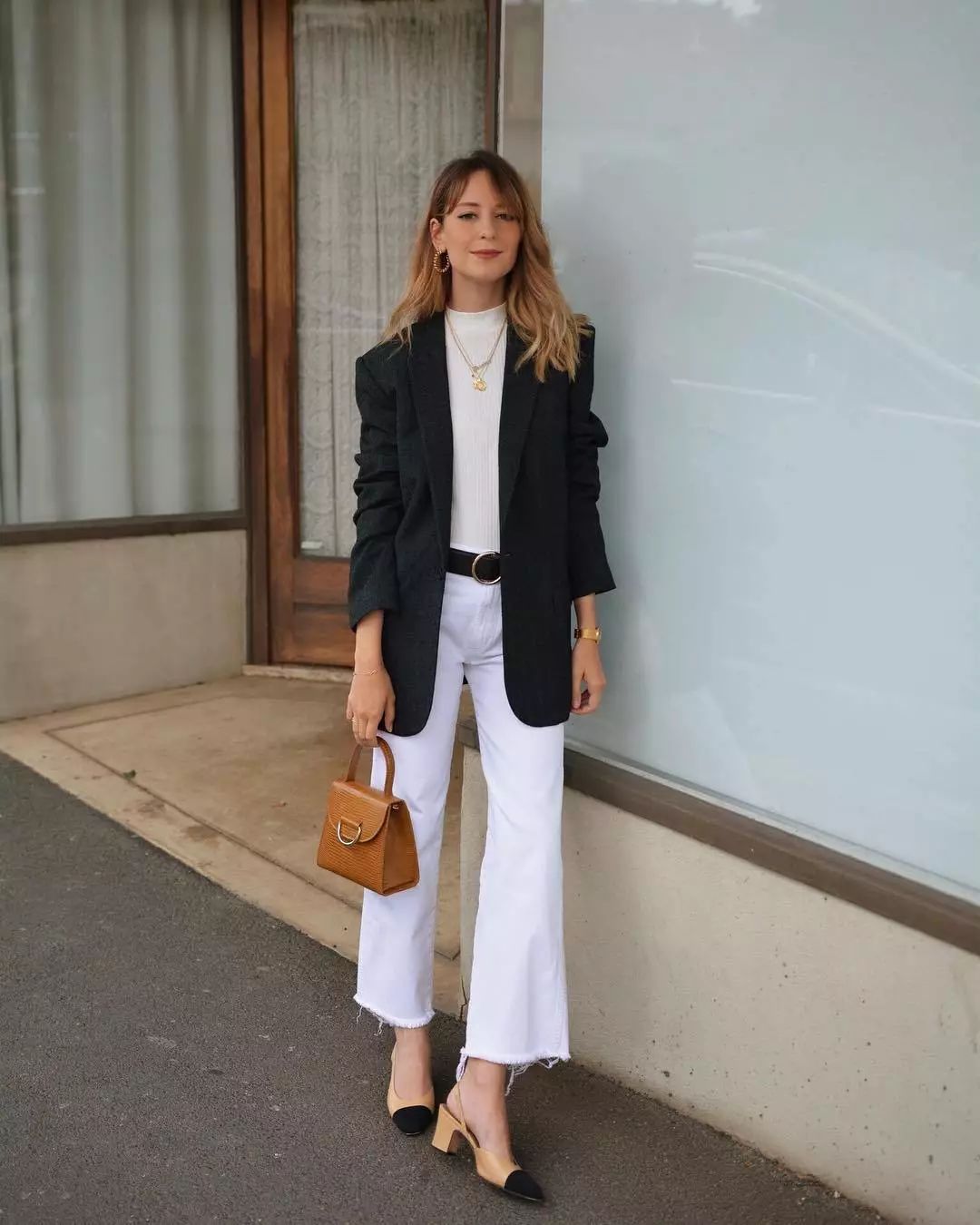 奶奶鞋和老爹鞋哪个好搭配 (奶奶鞋怎么搭配好看最新款)