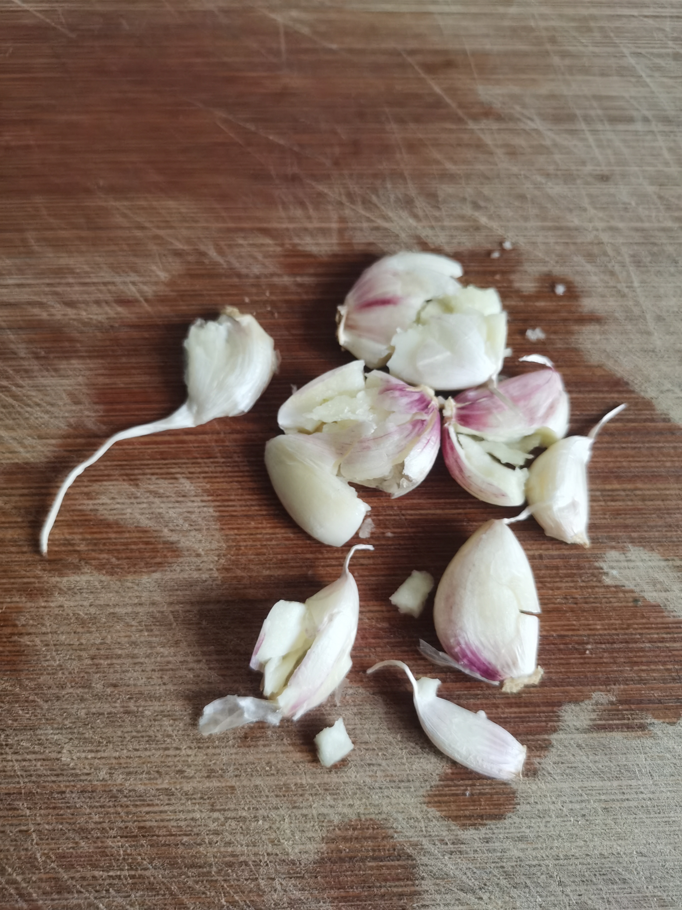 大蒜的生活小妙招学会了吗,大蒜实用生活小技巧