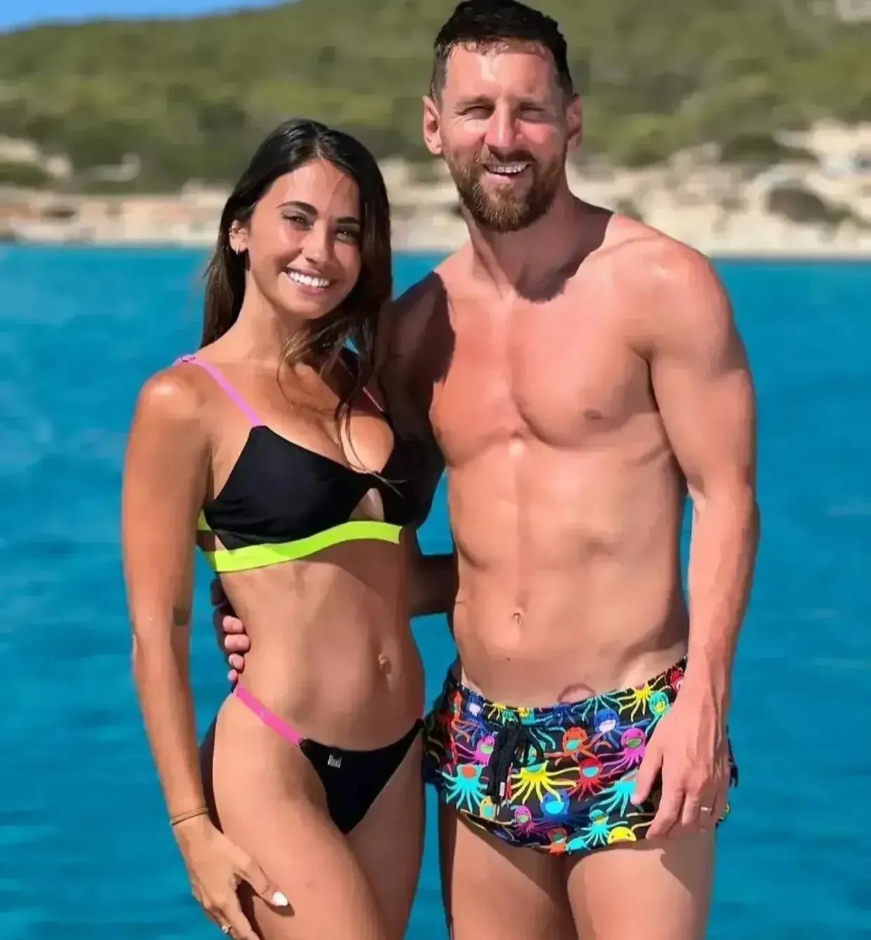 梅西老婆和梅西合照尽显身材,梅西的老婆秀身材